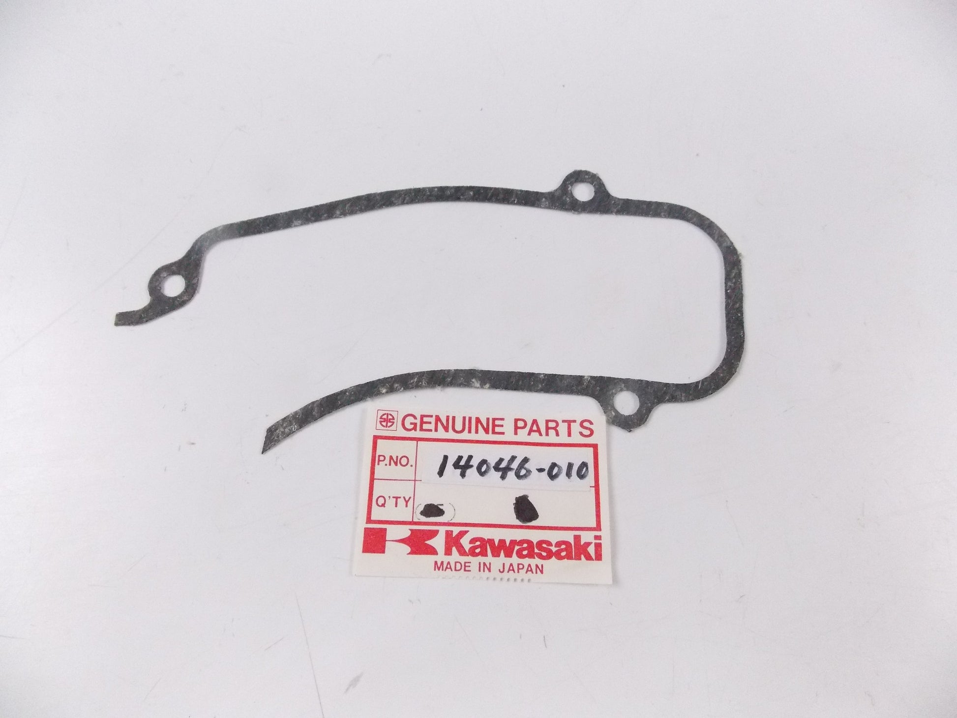 NOS OEM KAWASAKI 66-71 A7 AVENGER 250/A1 SAMURAI GASKET RH COVER CAP A 14046-010 - MotoRaider
