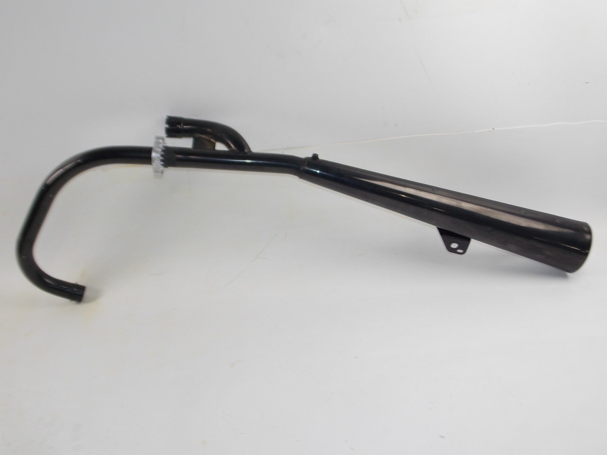 OEM SUZUKI 1981 GS550M MUFFLER EXHAUST PIPE RIGHT BLACK 14301-47361 | 1430147361 - MotoRaider