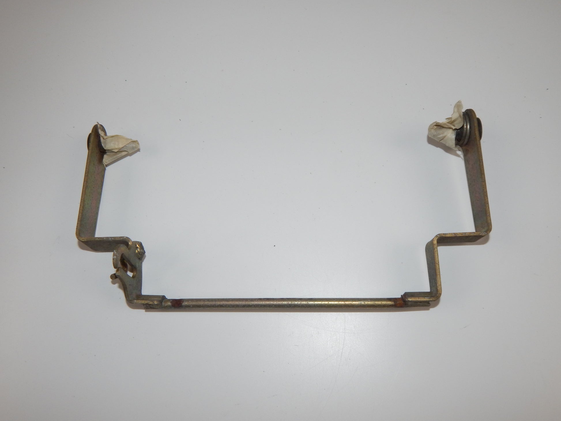 1986 KAWASAKI GPX 750-R SEAT SADDLE RELEASE MECHANISM BARR REAR TAIL SECTION - MotoRaider