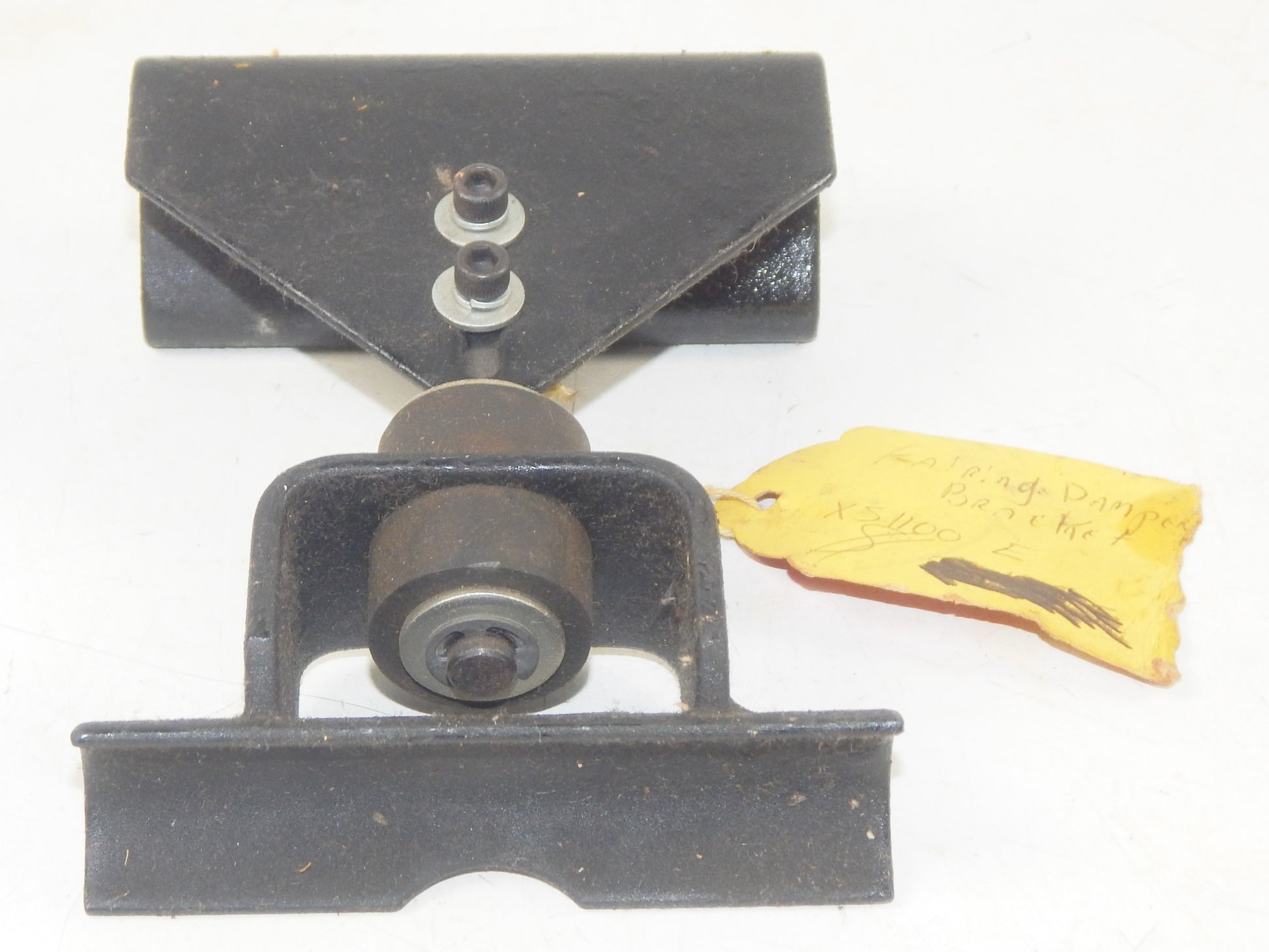 FAIRING WINDSHIELD SCREEN DAMPER BRACKET MOUNT YAMAHA XS1100E VINTAGE VETTER - MotoRaider