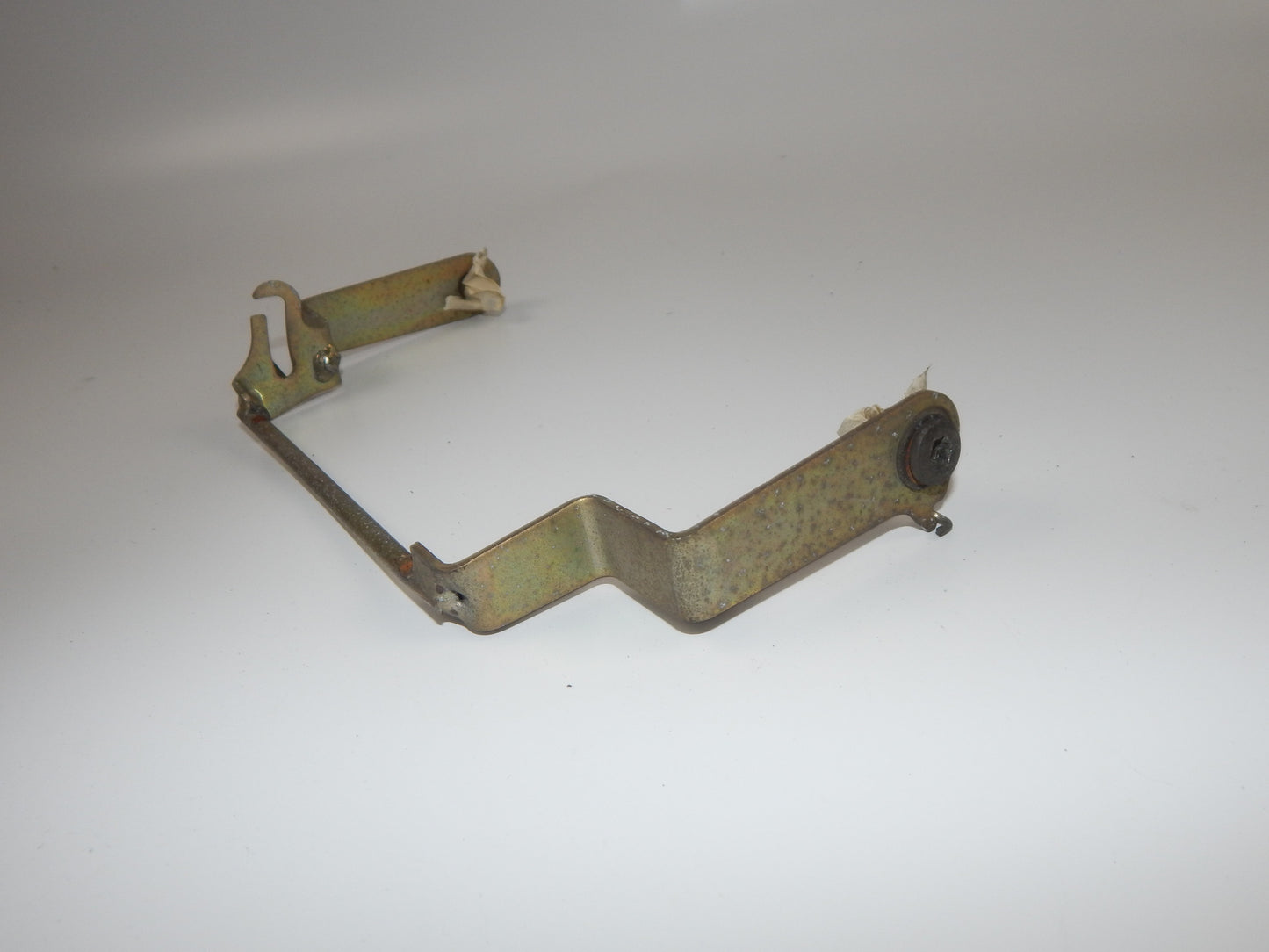 1986 KAWASAKI GPX 750-R SEAT SADDLE RELEASE MECHANISM BARR REAR TAIL SECTION - MotoRaider