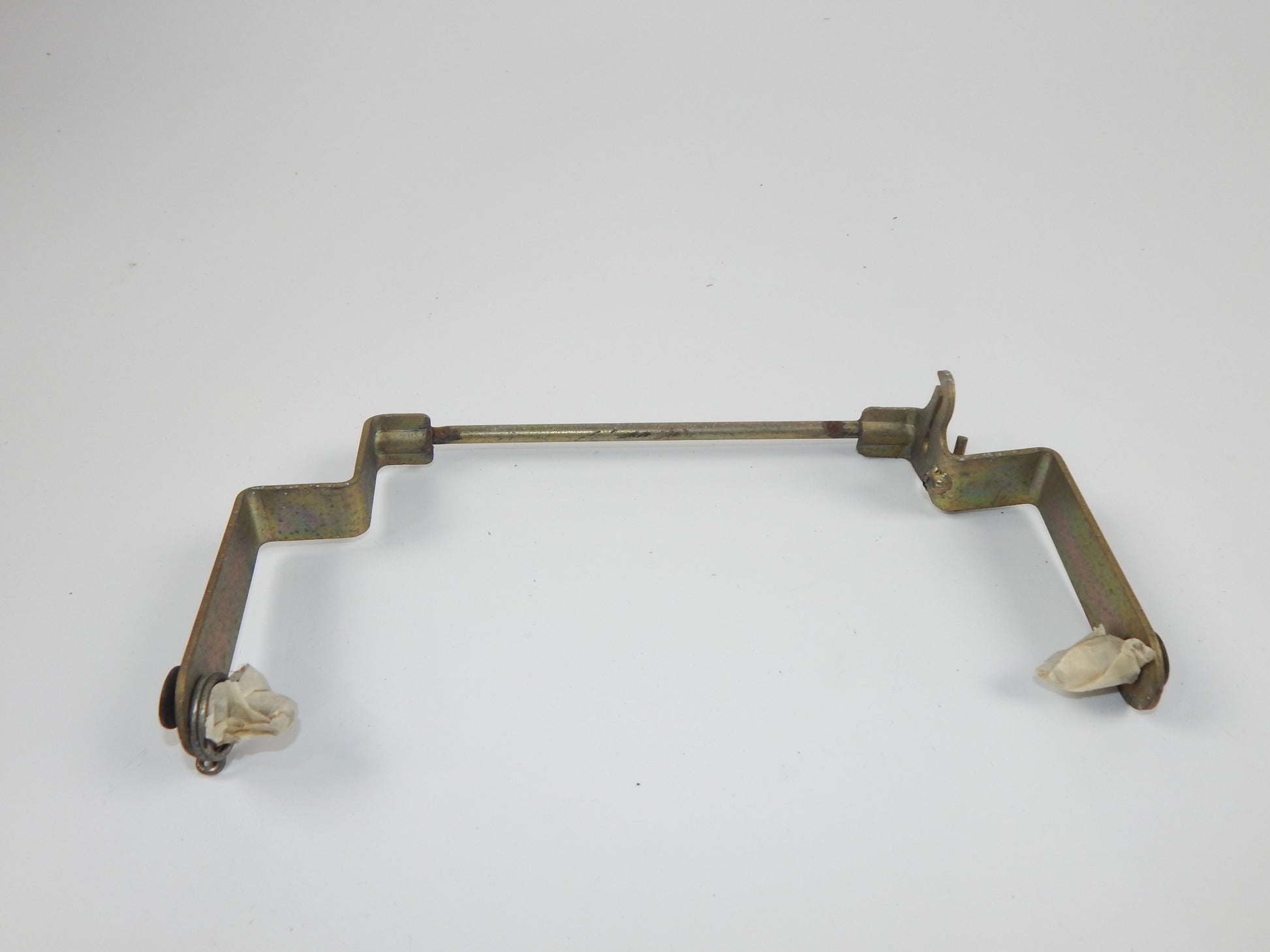 1986 KAWASAKI GPX 750-R SEAT SADDLE RELEASE MECHANISM BARR REAR TAIL SECTION - MotoRaider