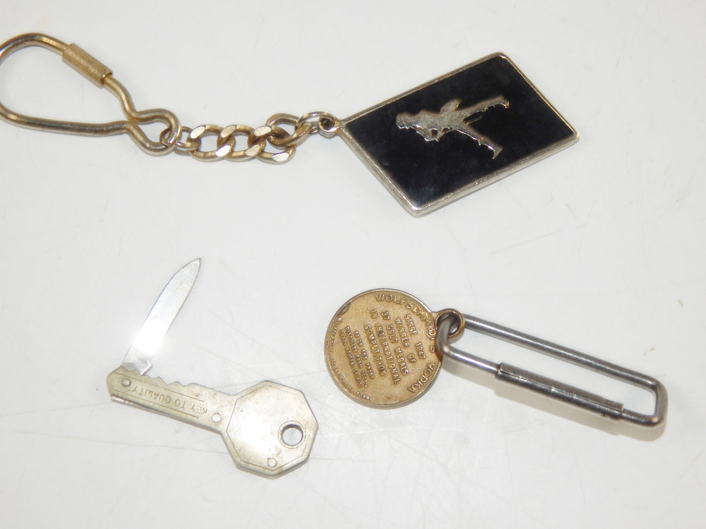 MIX VINTAGE KEY CHAIN FOB WALKER SYNTEC AMC ALASKA FIRESTONE MOBIL VODKA  MOBIL - MotoRaider