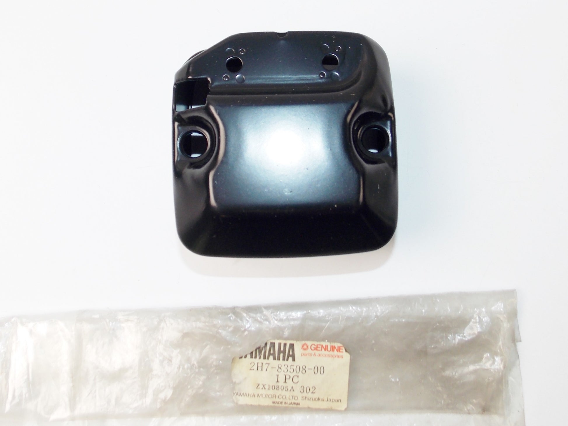 NOS OEM YAMAHA 1978-1981 XS1100E TACHOMETER COVER 2H7-83508-00 - MotoRaider