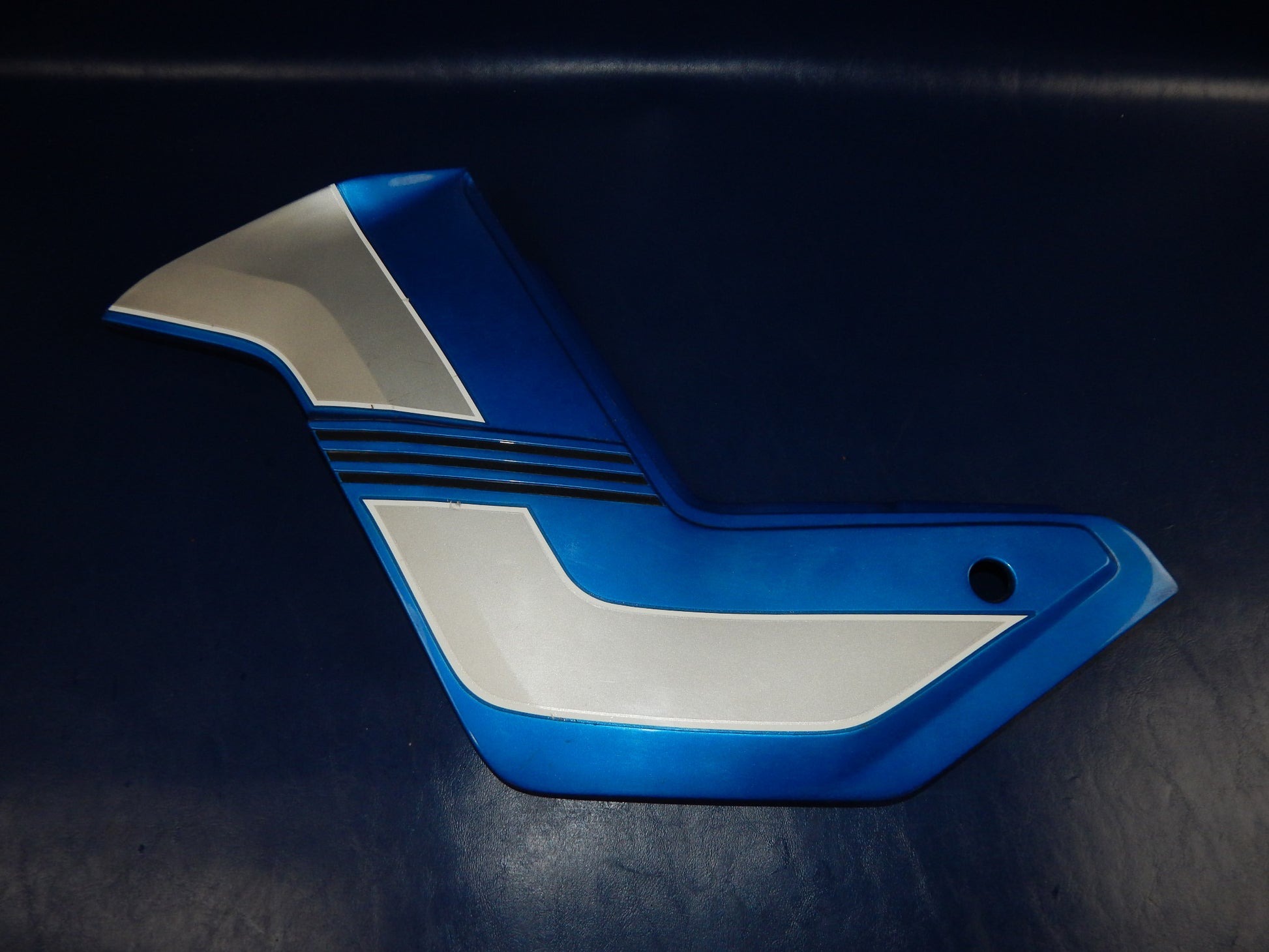 1980's SUZUKI GS750-ES FRAME CHASSIS SIDE PANELS RIGHT LEFT BLUE GRAY VINTAGE - MotoRaider