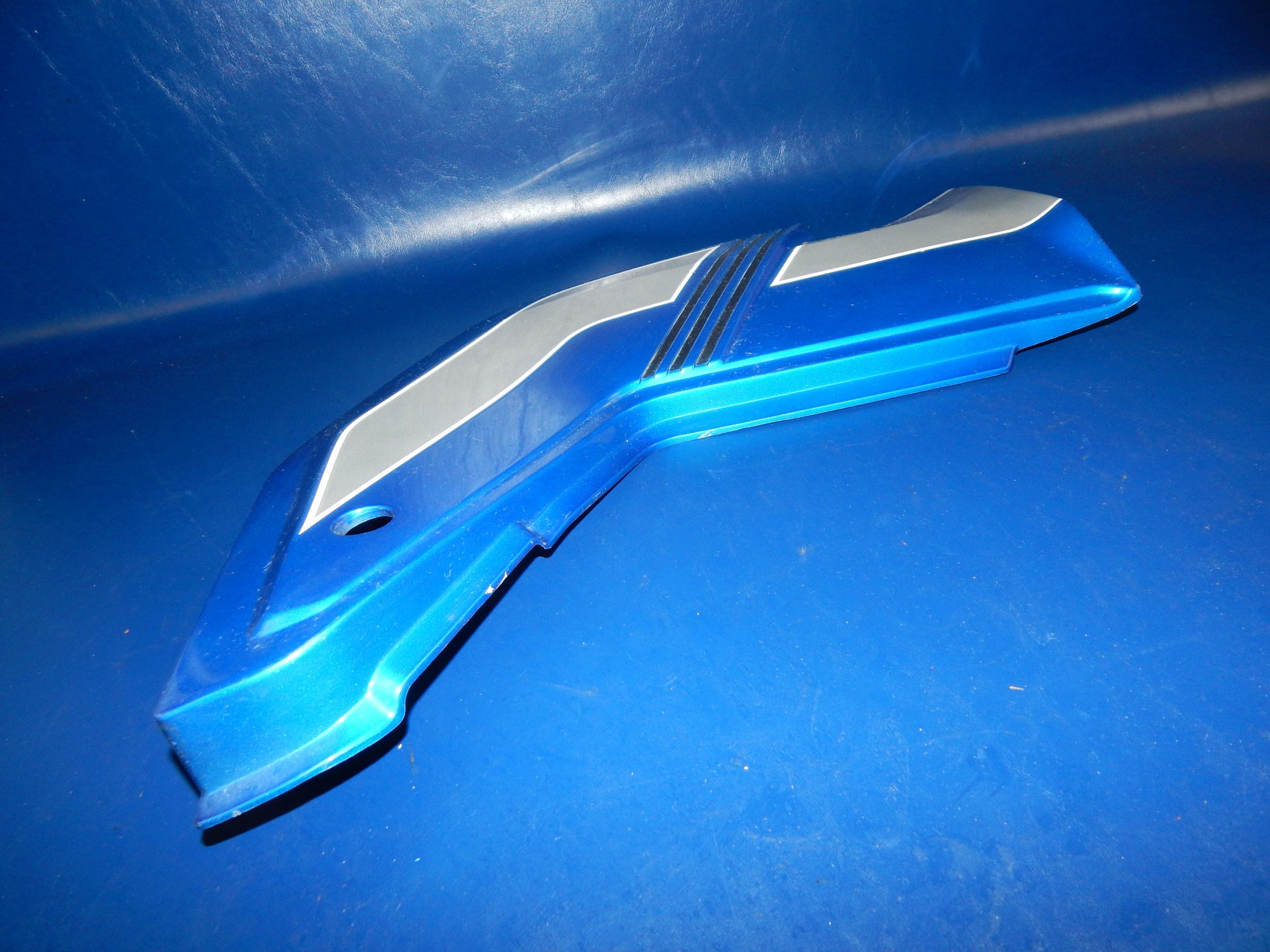1980's SUZUKI GS750-ES FRAME CHASSIS SIDE PANELS RIGHT LEFT BLUE GRAY VINTAGE - MotoRaider