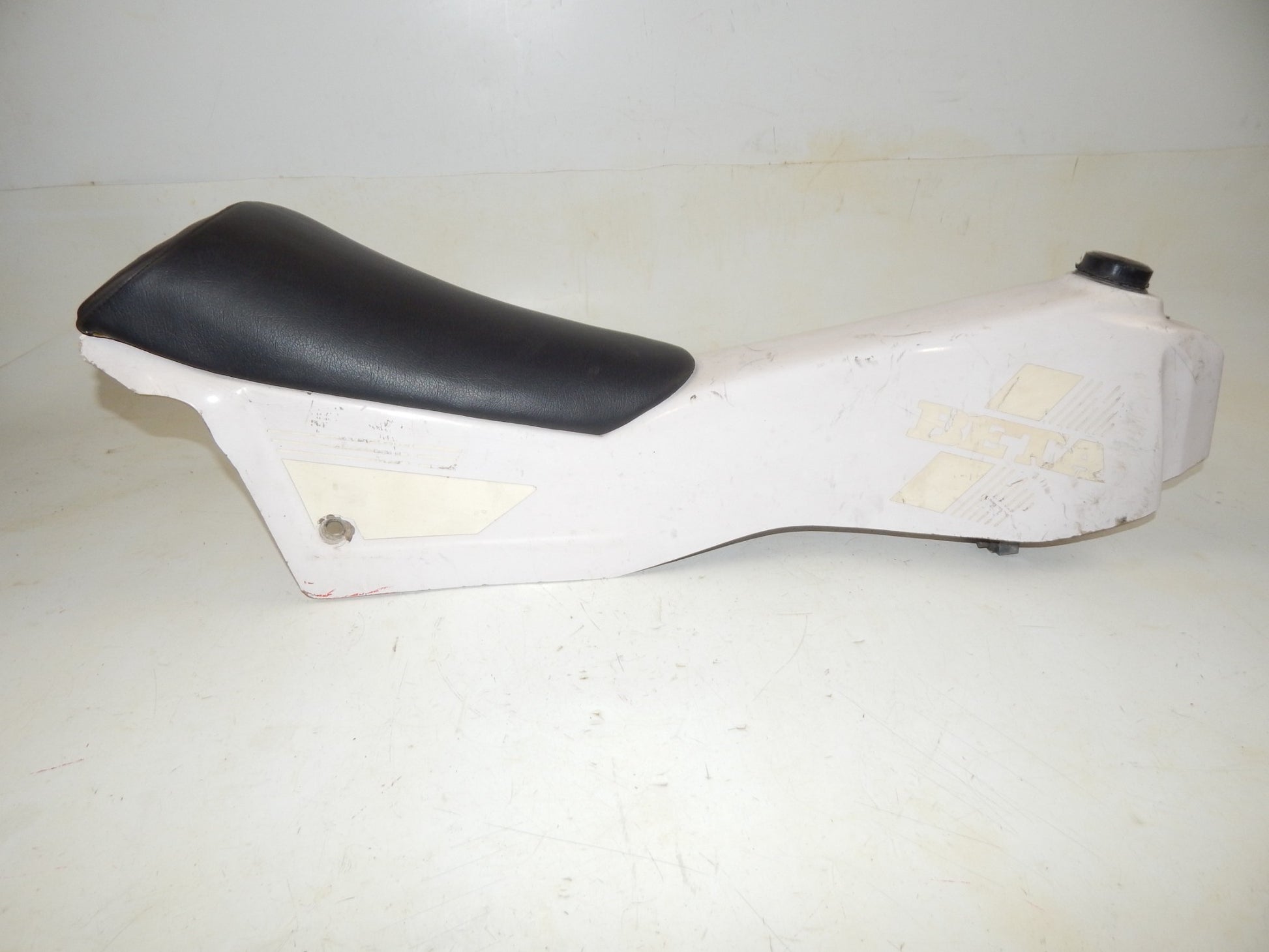 1981 BETA TRAIL 125 SADDLE SEAT COWLING FUEL PETROL GASTANK FIBERGLASS VINTAGE - MotoRaider