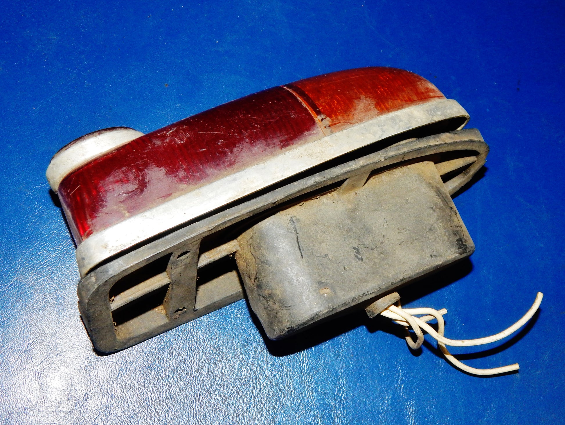 1950's REAR TAIL LIGHT MAP RIGHT LEFT FIAT LANCIA ALFA VINTAGE ITALY GIARDINIERA - MotoRaider
