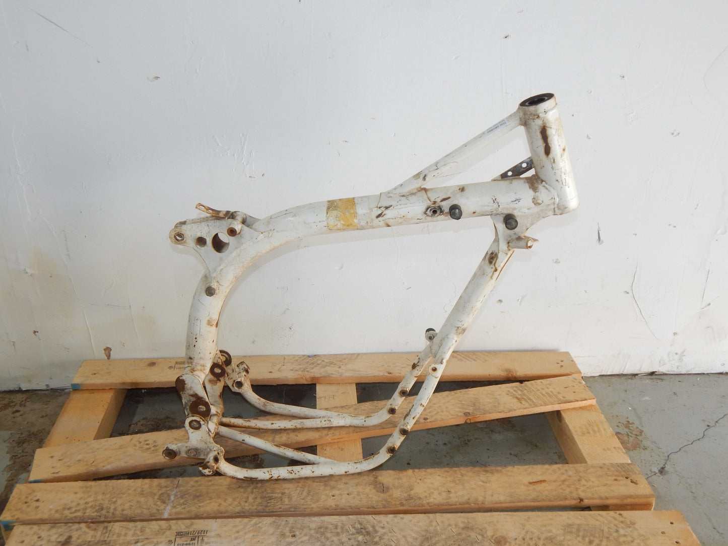 HUSQVARNA 1985 500 CR 1986 125 250 500 4S Cross Country FRAME CHASSIS CP-09700 - MotoRaider