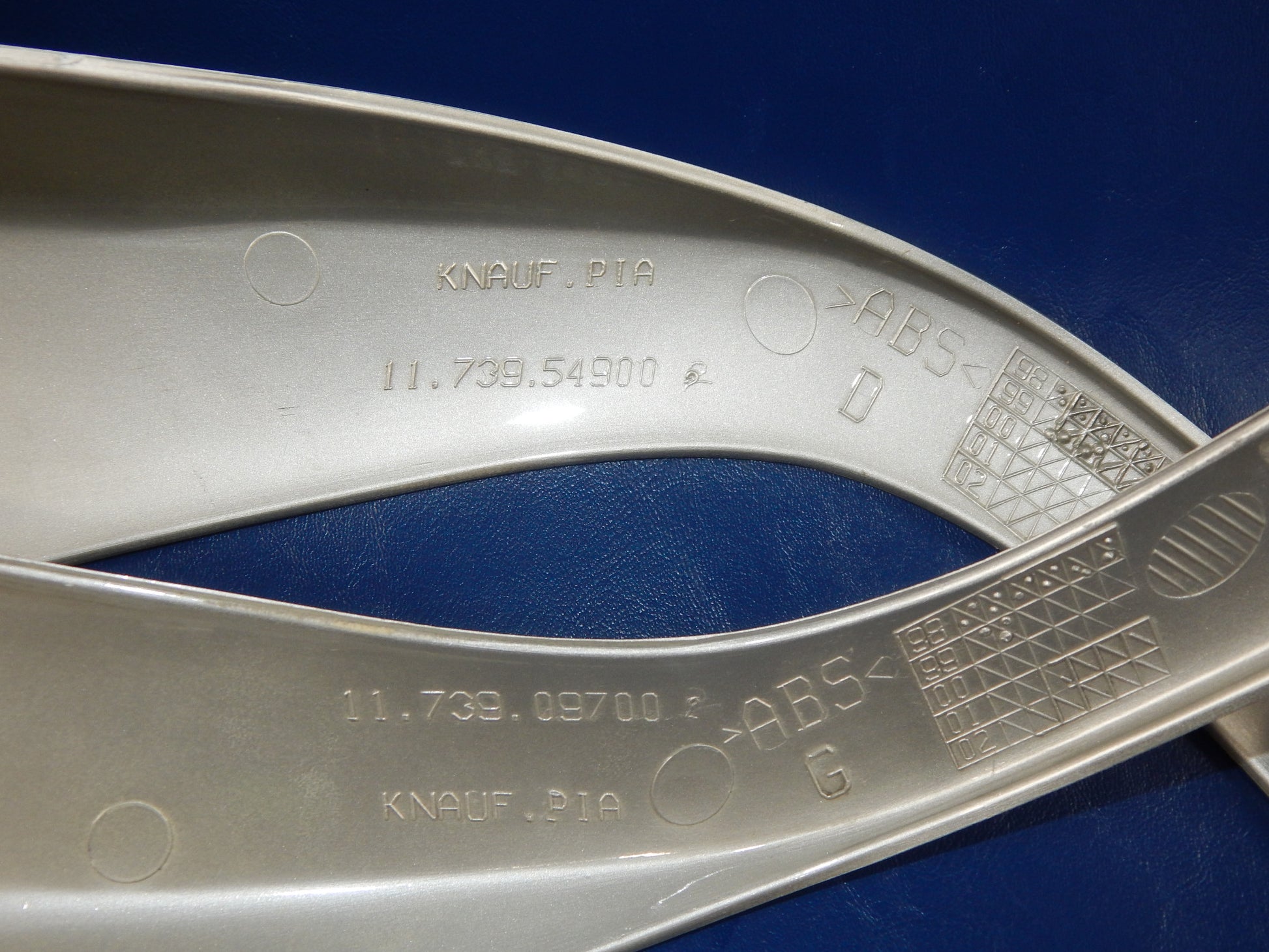 PEUGEOT ELYSTAR RIGHT / LEFT COVERS 11.739.09700 | 11.739.54900 - MotoRaider