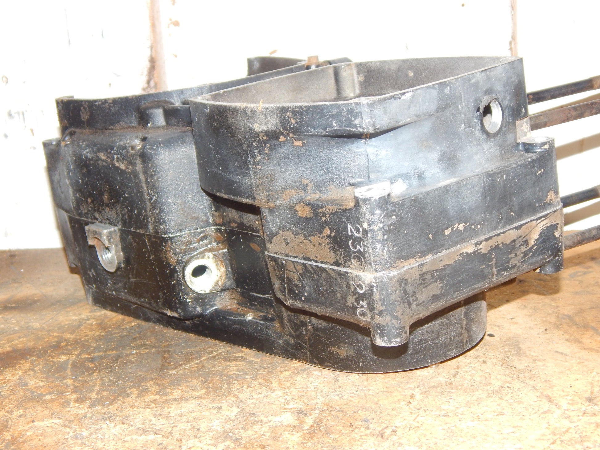 1973 HUSQVARNA 250 WR RT CENTER CRANK CASES ENGINE MOTOR 2026 VINTAGE - MotoRaider