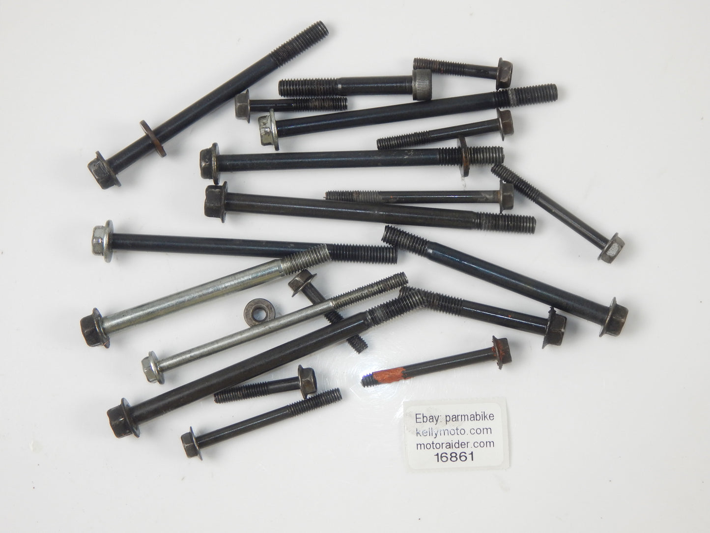1986 SUZUKI GSXR 750 MOTOR ENGINE CENTER CASE BOLTS VINTAGE - MotoRaider