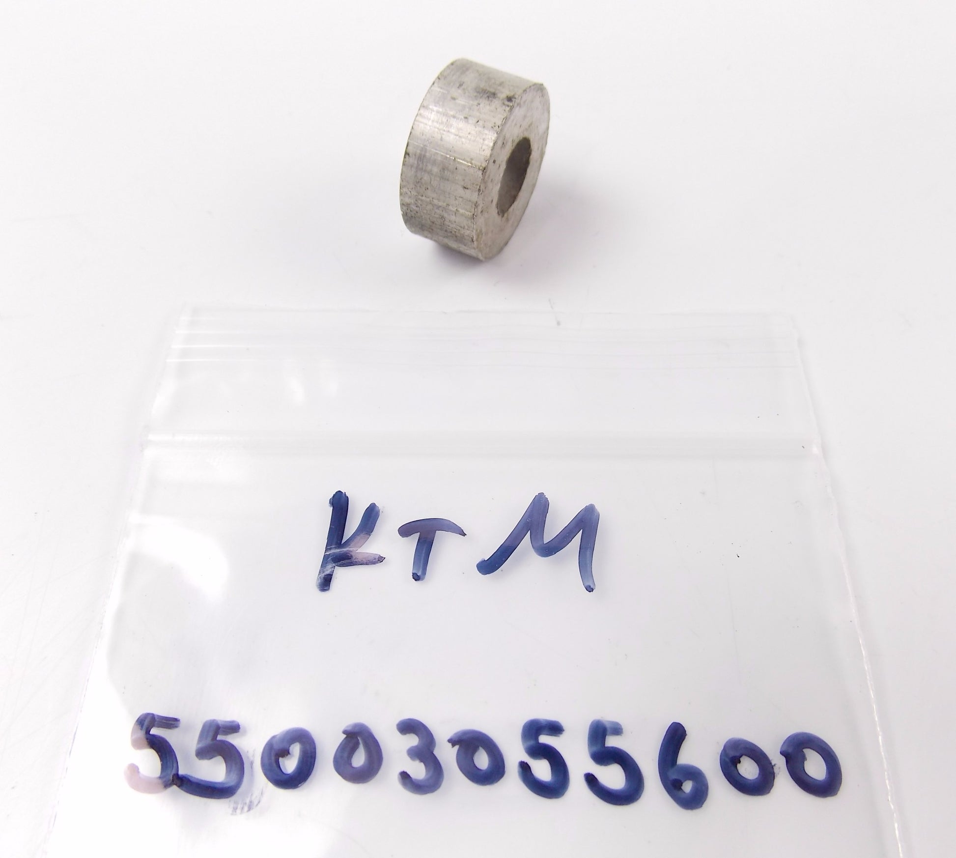 NOS OEM KTM FRAME SPACER D.O 22 mm D.I 10 mm L. 10 mm 55003055600 - MotoRaider