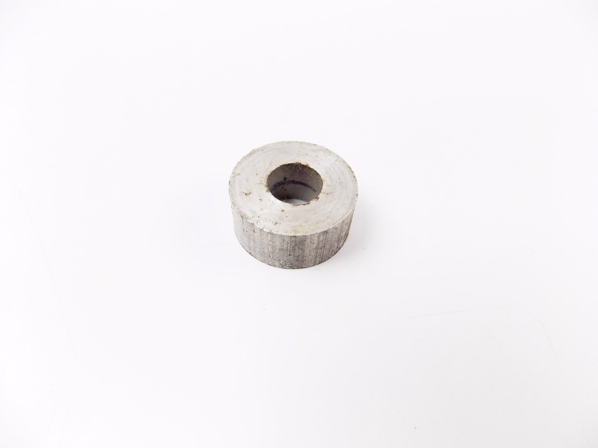 NOS OEM KTM FRAME SPACER D.O 22 mm D.I 10 mm L. 10 mm 55003055600 - MotoRaider