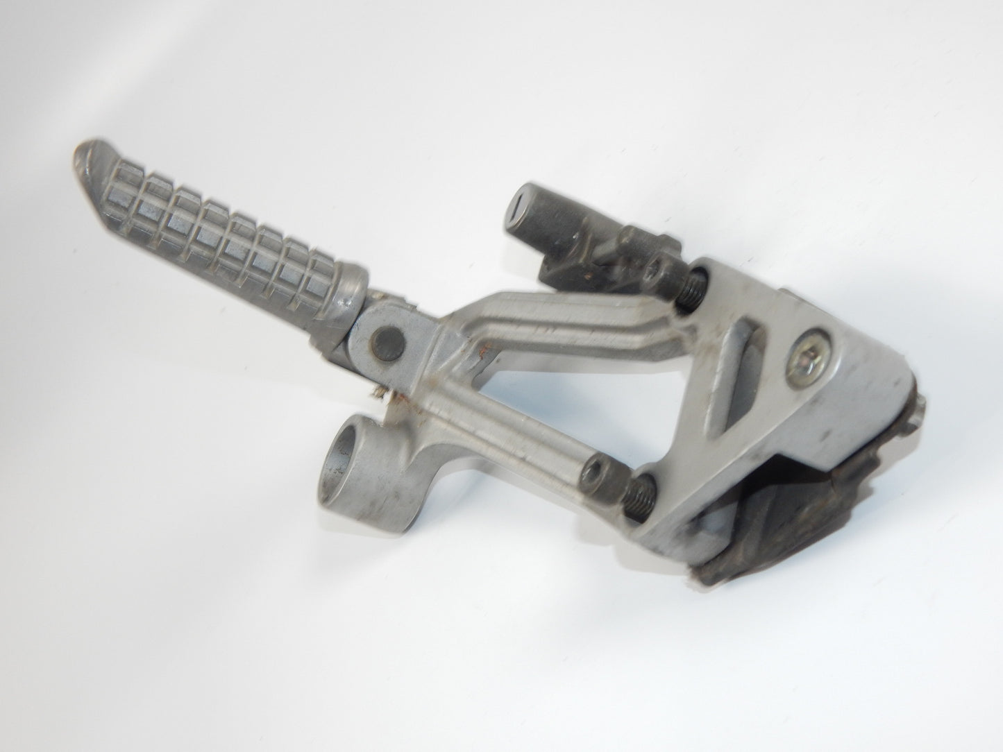 1986 KAWASAKI GPX 750-R REAR RIGHT PASSENGER FOOT PEG STAY STAND BRACKET VINTAGE - MotoRaider