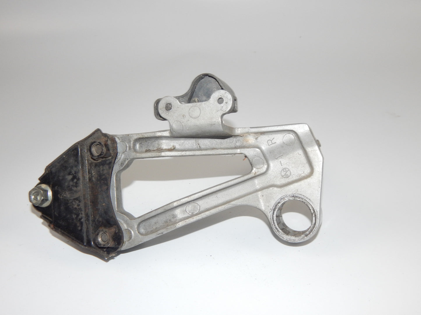 1986 KAWASAKI GPX 750-R REAR RIGHT PASSENGER FOOT PEG STAY STAND BRACKET VINTAGE - MotoRaider