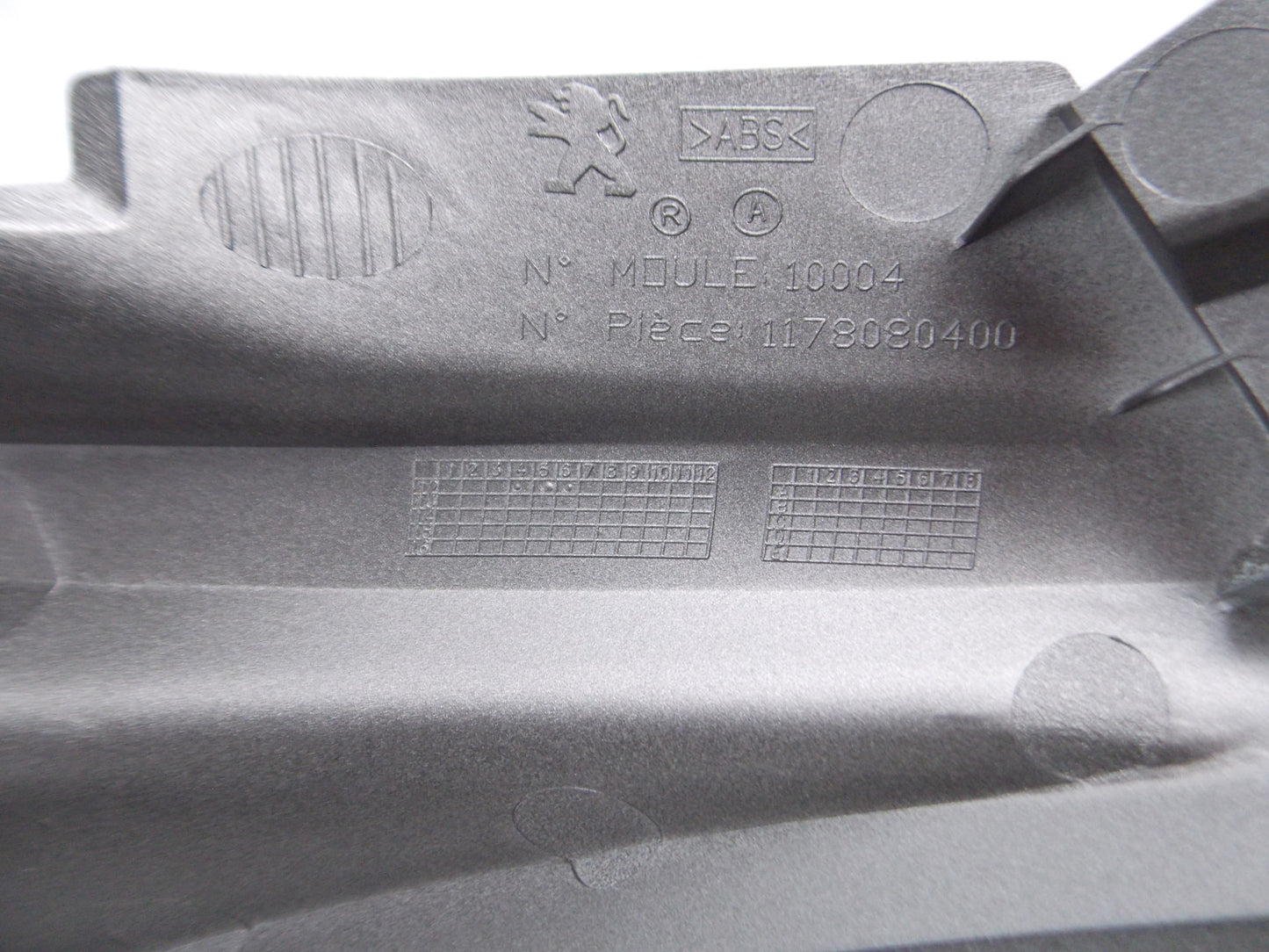 OEM PEUGEOT 2015 SAT 2 400MX FRONT LEFT UPPER FARING COVER 780804H8 | 1178080400 - MotoRaider