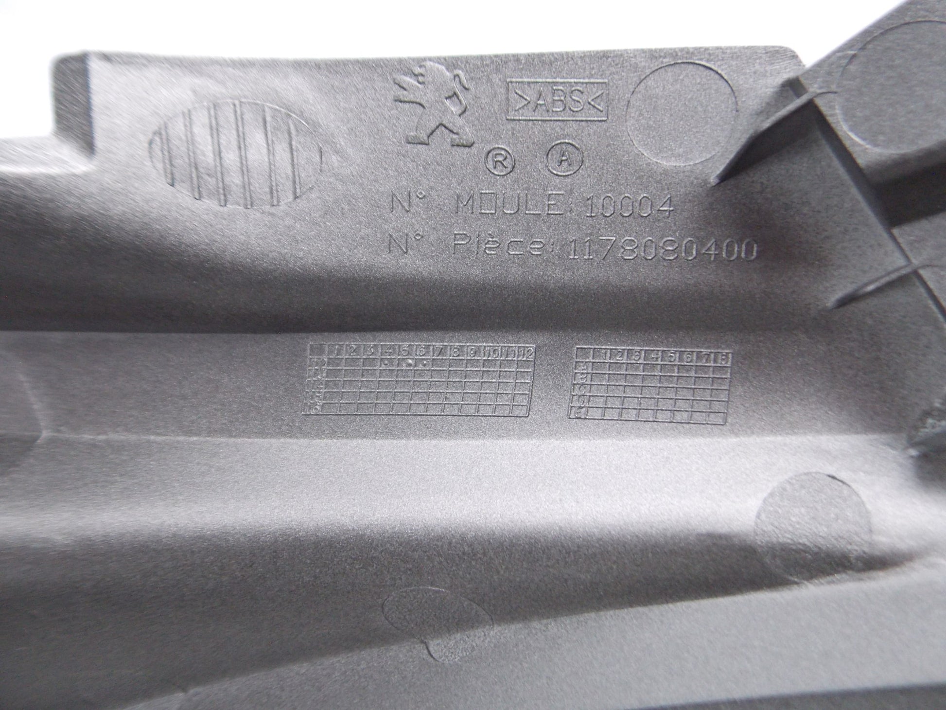 OEM PEUGEOT 2015 SAT 2 400MX FRONT LEFT UPPER FARING COVER 780804H8 | 1178080400 - MotoRaider