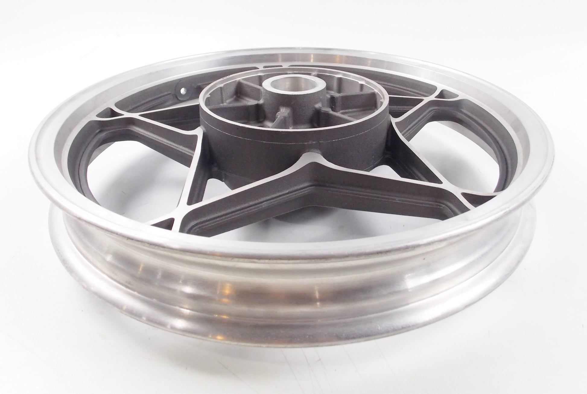NOS OEM 1978 SUZUKI GS REAR WHEEL RIM J 18X2.15 DOT BLACK/SILVER - MotoRaider