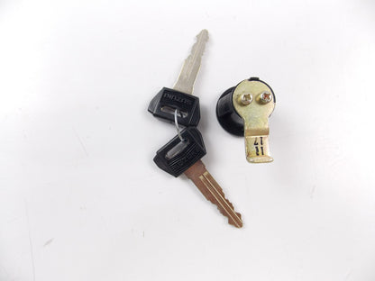 SUZUKI 92101-03A01 / code Key 92101-03820 FRONT LEG SHIELD LOCK 1995 CPS0CHFS - MotoRaider