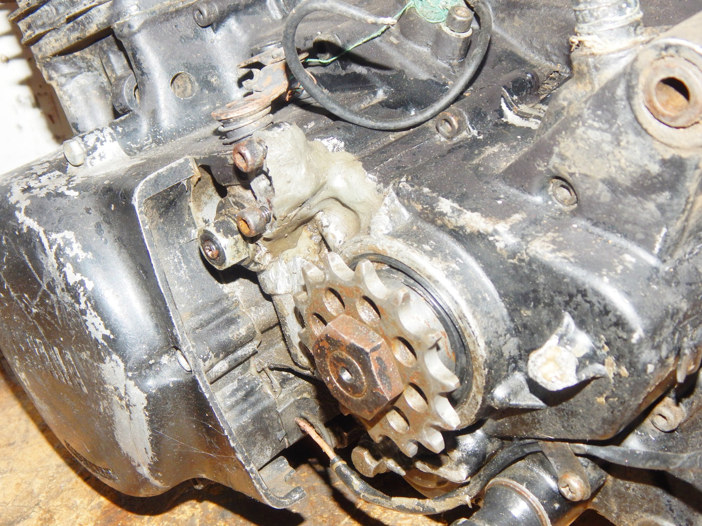 1976 YAMAHA TT500 ENGINE MOTOR 583-001107 CYLINDER CRANKCASE TRANSMISSION HEAD - MotoRaider