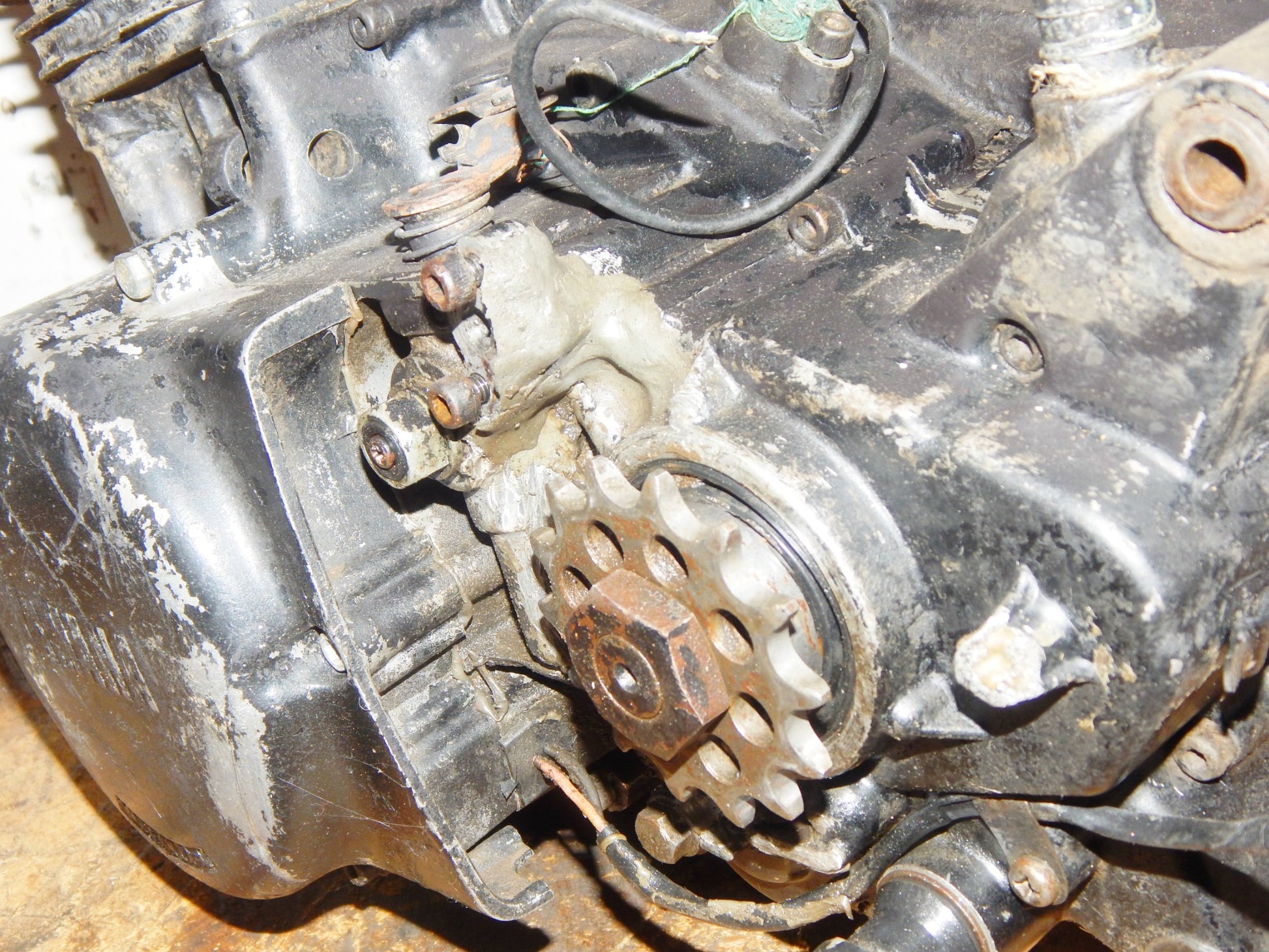 1976 YAMAHA TT500 ENGINE MOTOR 583-001107 CYLINDER CRANKCASE TRANSMISSION HEAD - MotoRaider