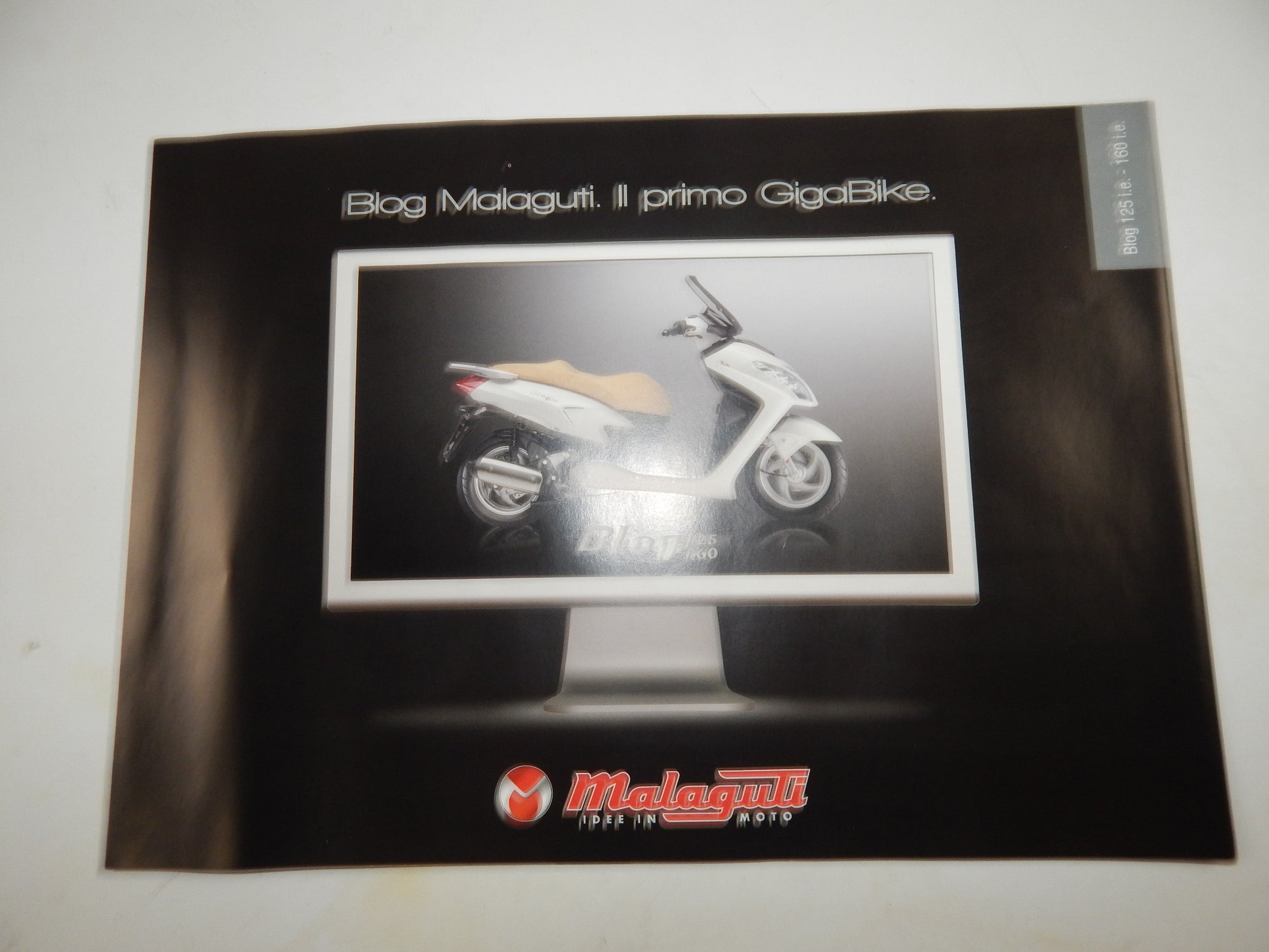 8 MALAGUTI DEALER BROCHURE 1990-2000's SCOOTER FANTOM CENTRO GRIZZLY BLOG ITALY - MotoRaider