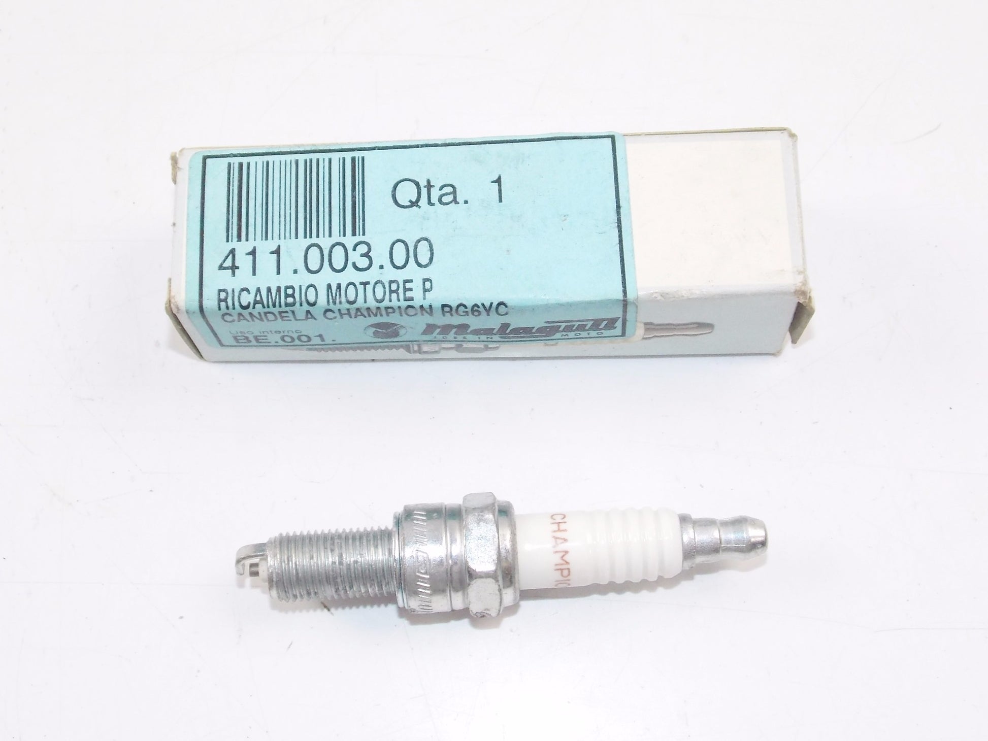 NOS MALAGUTI MADISON S200 SPIDER MAX GT 500 SPARK PLUG CHAMPION RG6YC 411.003.00 - MotoRaider