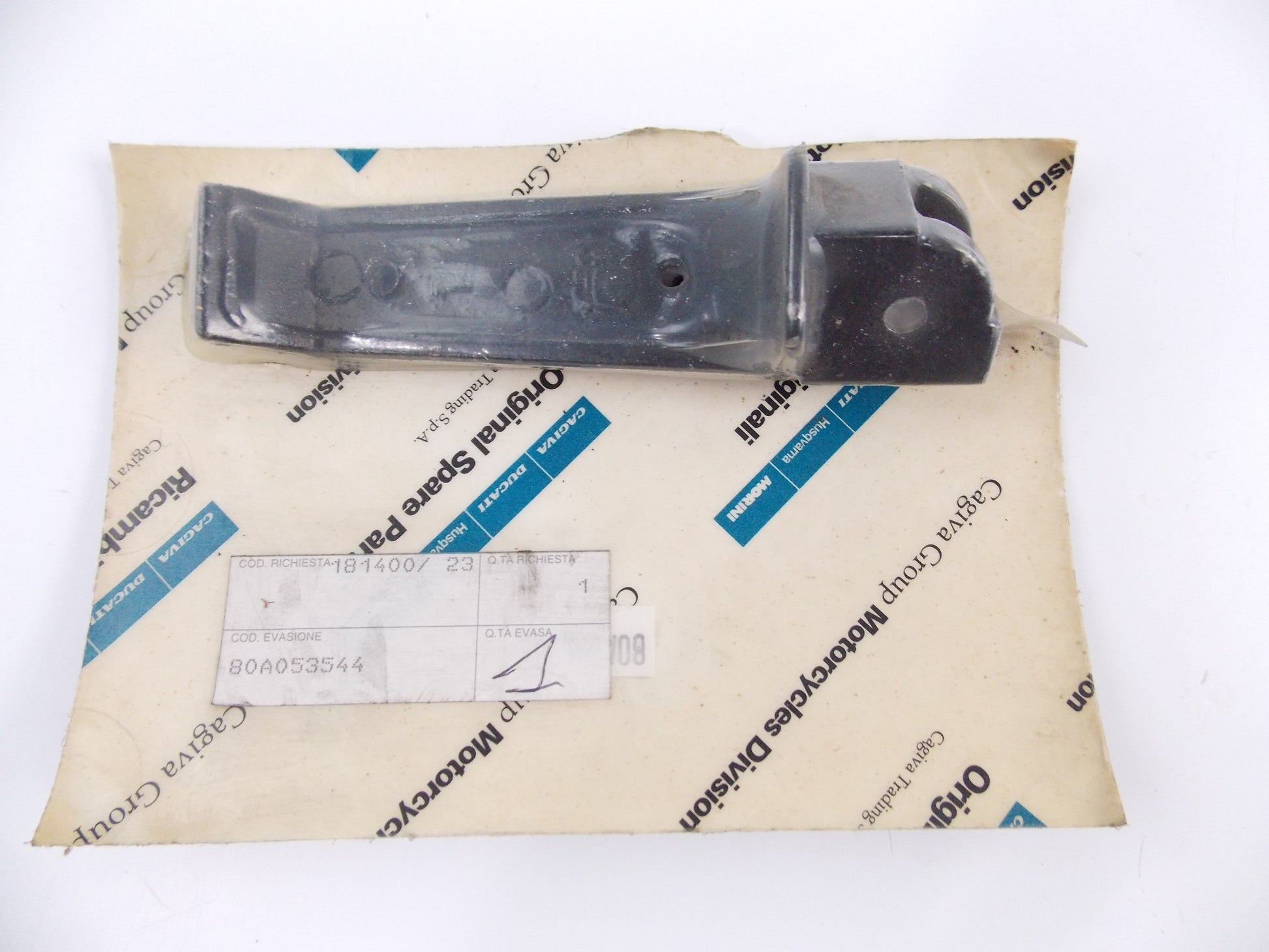 NOS OEM CAGIVA RIVER 1995-600 1999-500 FRAME RIGHT FRONT FOOT REST PEG 80A053544 - MotoRaider