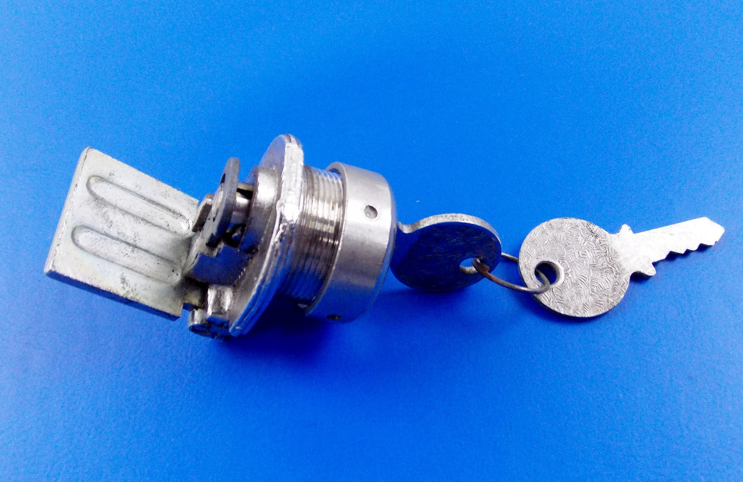 CYLINDER LOCK + KEY SCOOTER STEERING GLOVE BOX THREAD DIAMETER 24mm MOTORCYCLE - MotoRaider