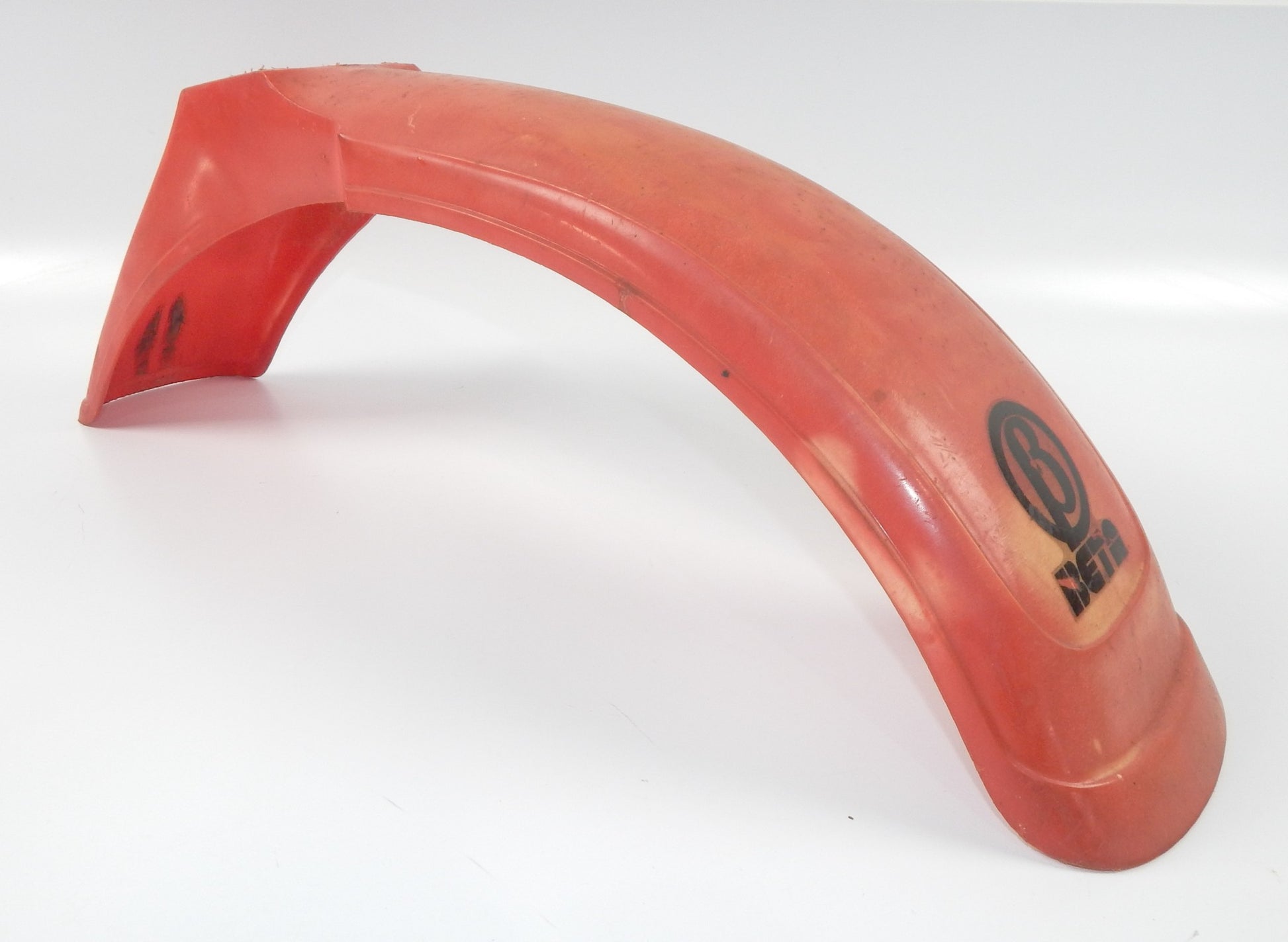 MR. ROBERT RED MUD GUARD FRONT WHEEL FENDER PLASTIC BETA L=36" VINTAGE ITALY - MotoRaider