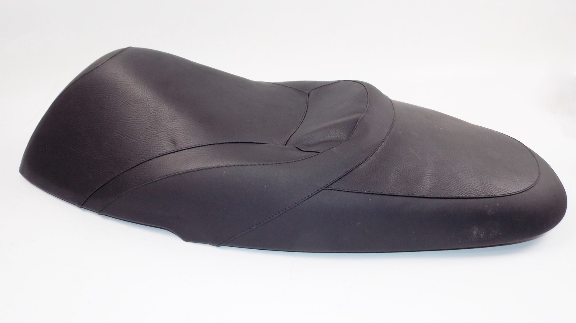 NOS OEM MALAGUTI SCOOTER CENTRO 125 SEAT SADDLE BLACK LOWERED 106.116.03 - MotoRaider