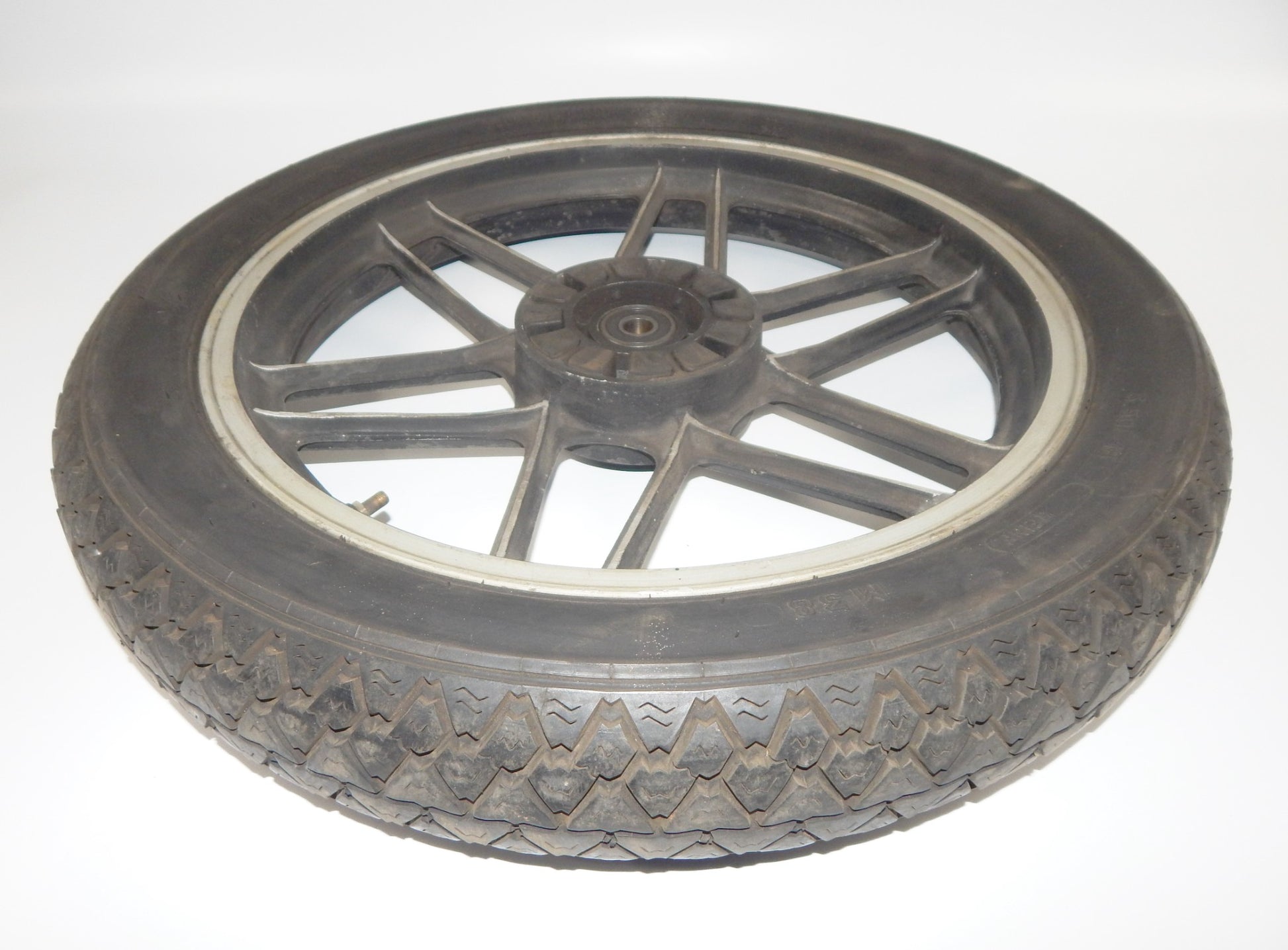 1981 MOTO GUZZI MONZA V50 RIM TIRE MICHELIN REAR WHEEL 3.50x18 VINTAGE ITALY - MotoRaider