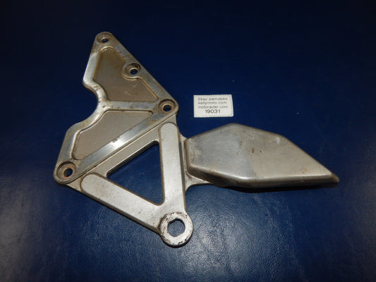 1993 SUZUKI BANDIT GSF 400 LEFT FOOT REST BRACKET MOUNT PLATE VINTAGE JAPAN - MotoRaider