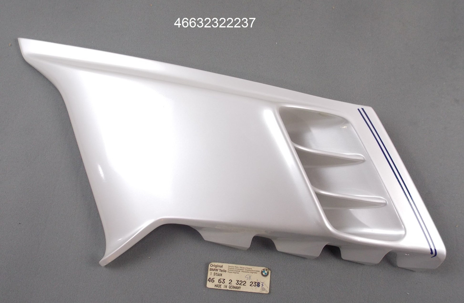1990-92 BMW K100RS PERLSILBER BLUE STRIPING FAIRING PANEL LOWER LEFT 46632322237 - MotoRaider