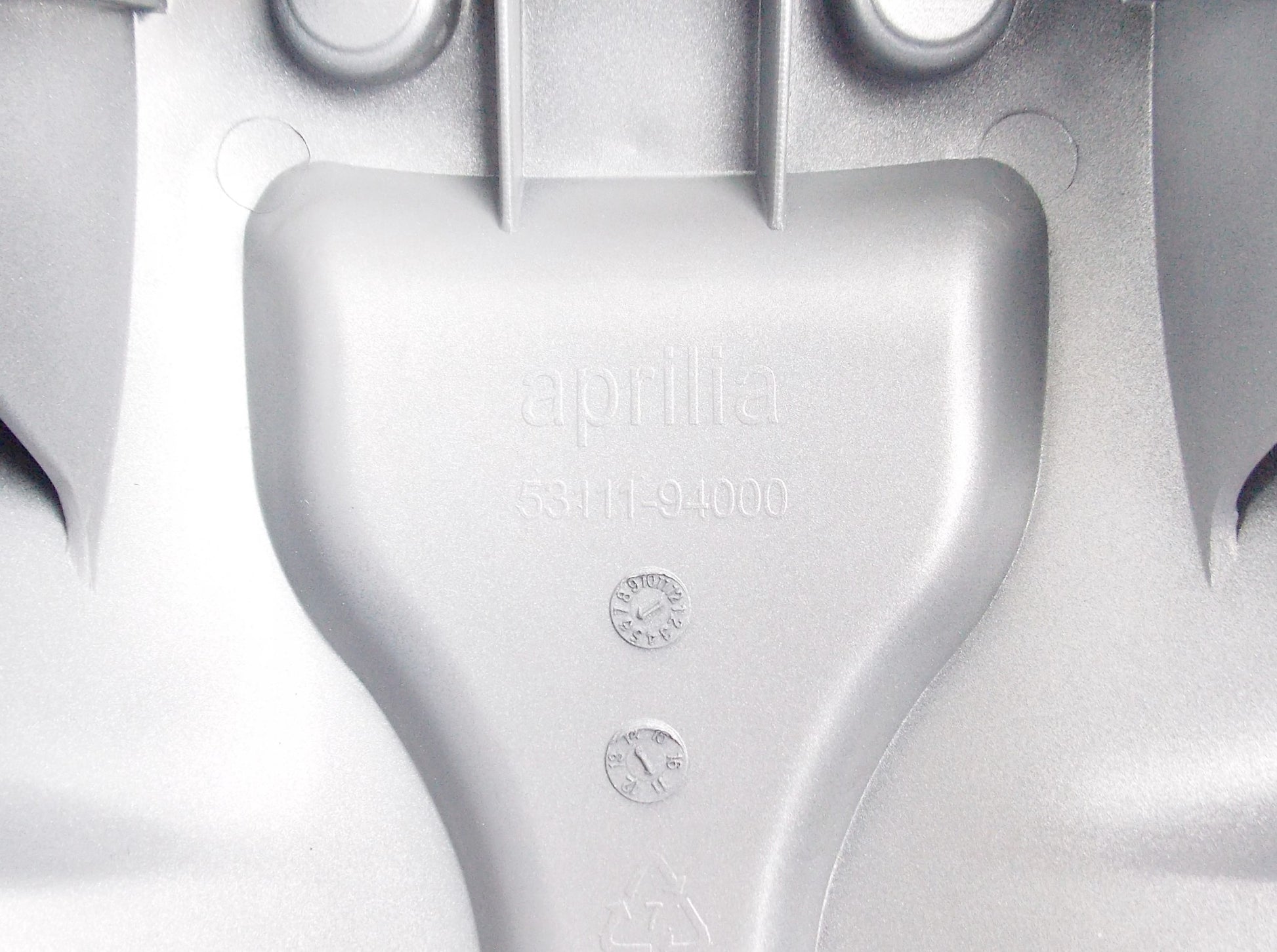 OEM APRILIA GRAY SILVER MUD GUARD FRONT FENDER 53111-94000 | 5311194000 - MotoRaider