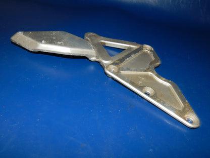 1993 SUZUKI BANDIT GSF 400 LEFT FOOT REST BRACKET MOUNT PLATE VINTAGE JAPAN - MotoRaider
