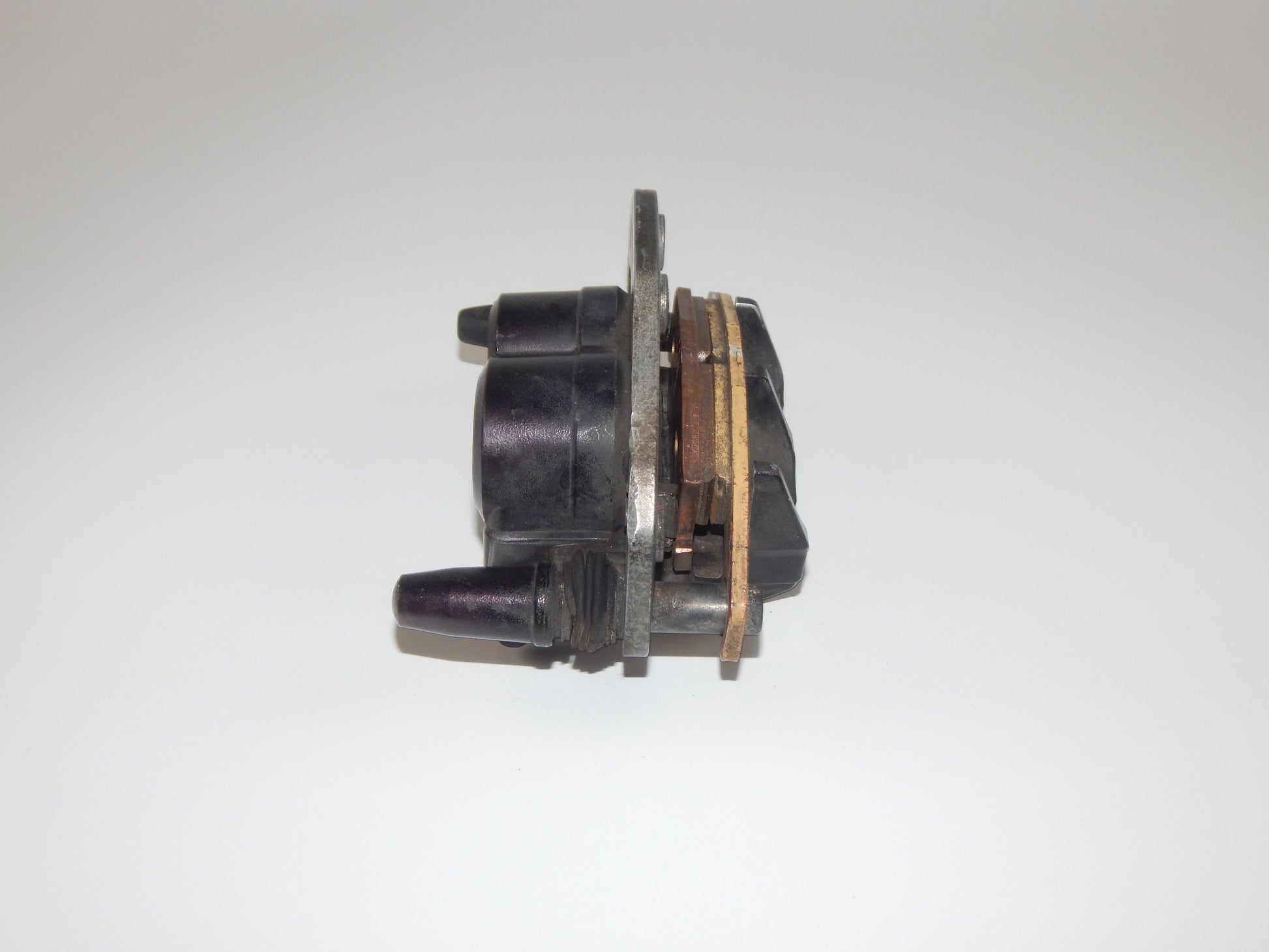 1986-1987 KAWASAKI GPX 750 FRONT WHEEL LEFT DISC BRAKE CALIPER VINTAGE JAPAN - MotoRaider