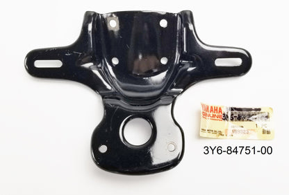 NOS OEM YAMAHA  1980 1981 1982 LICENSE BRACKET SR250   3Y6-84751-00 - MotoRaider