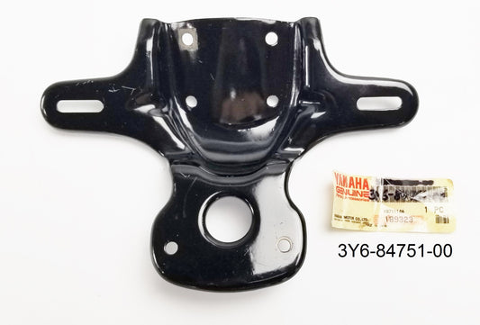 NOS OEM YAMAHA  1980 1981 1982 LICENSE BRACKET SR250   3Y6-84751-00 - MotoRaider