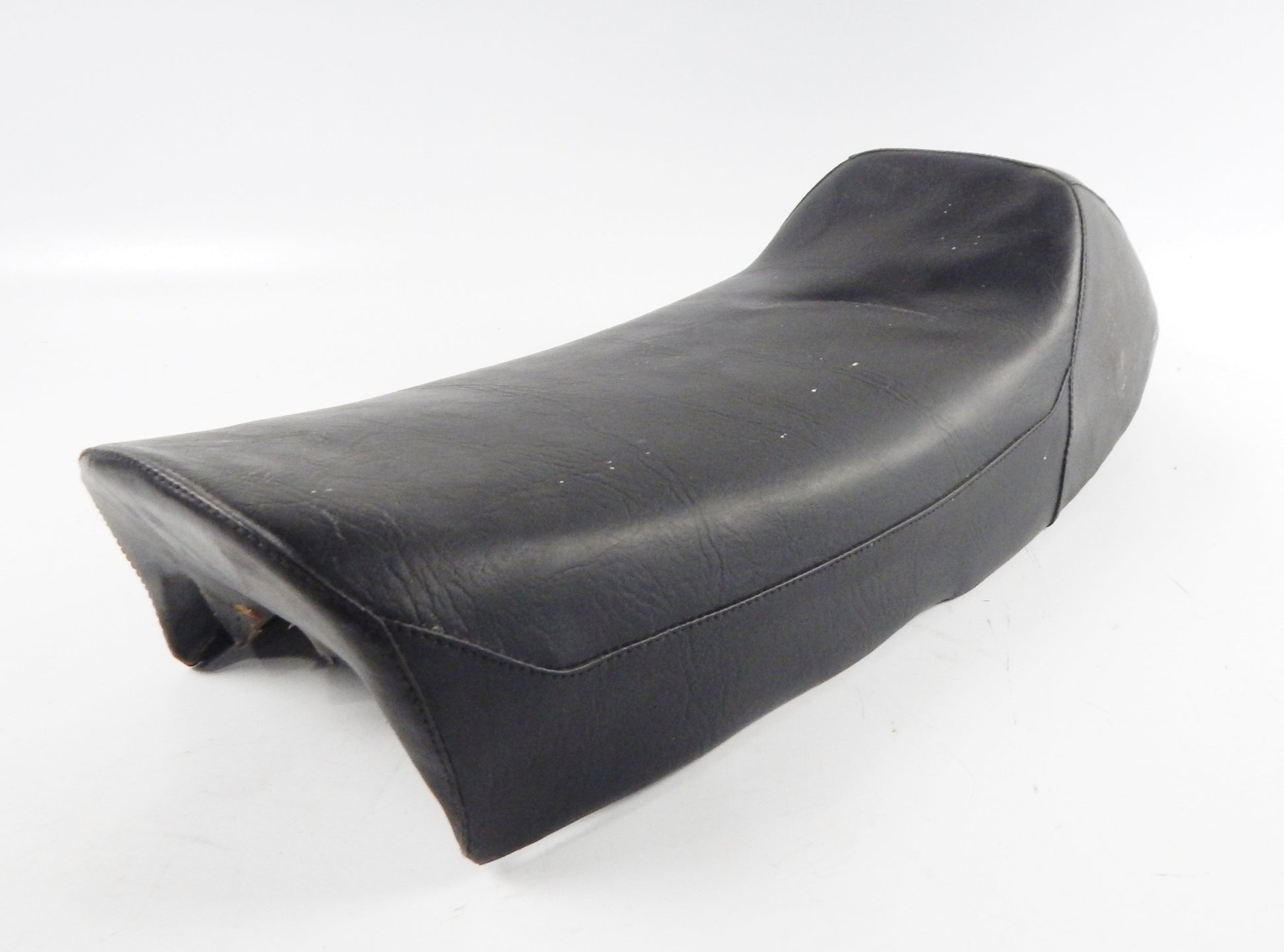 GA-MAN YAMAHA BLACK SADDLE SEAT L=22" W=10" CAFÉ RACER RD VINTAGE ITALY - MotoRaider