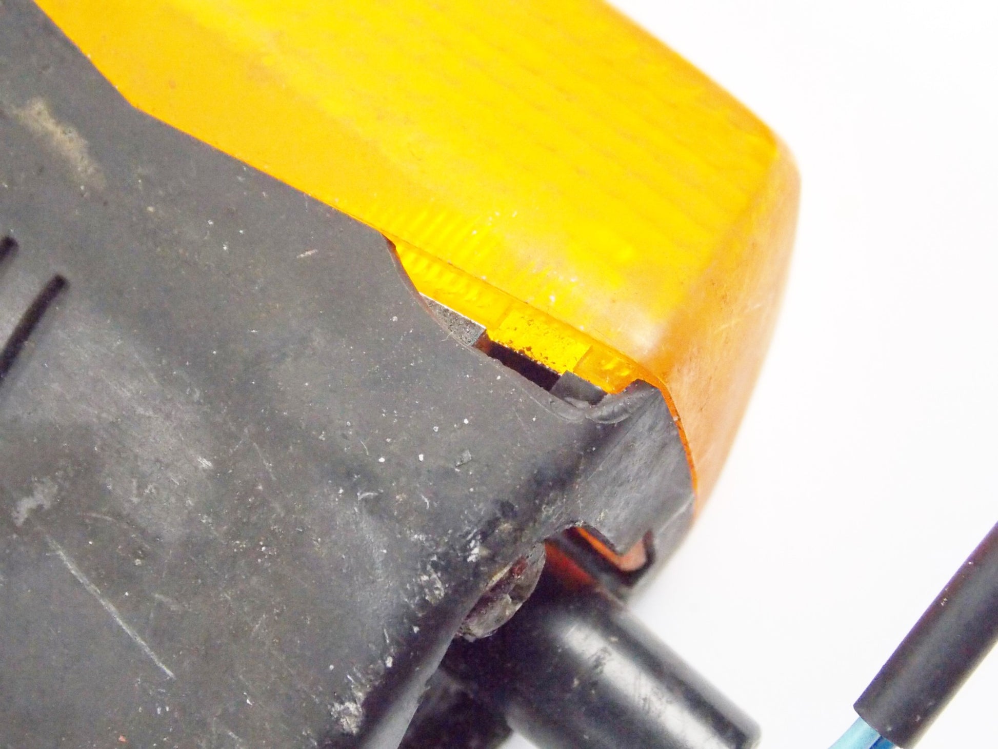 1986 CAGIVA 125 ELEFANTRE FRONT LEFT TURN SIGNAL BLINKER INDICATOR AMBER LENS - MotoRaider