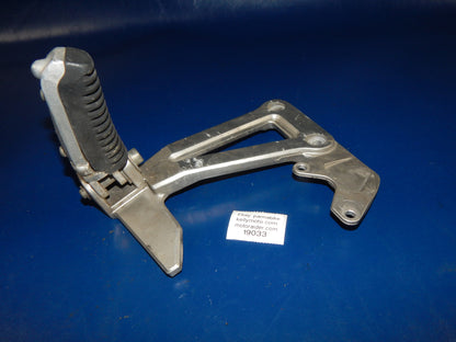1993 SUZUKI BANDIT GSF 400 LEFT PASSENGER FOOT REST PEG STAY+BRACKET MOUNT PLATE - MotoRaider