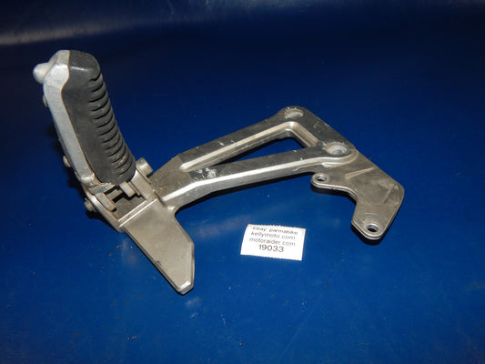 1993 SUZUKI BANDIT GSF 400 LEFT PASSENGER FOOT REST PEG STAY+BRACKET MOUNT PLATE - MotoRaider