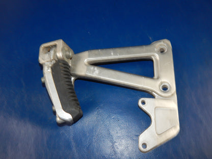 1993 SUZUKI BANDIT GSF 400 LEFT PASSENGER FOOT REST PEG STAY+BRACKET MOUNT PLATE - MotoRaider
