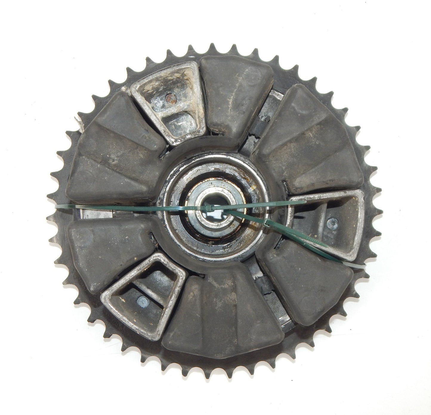1989 KAWASAKI ZX 750 NINJA REAR WHEEL CUSHION PLATE CARRIER DRIVE SPROCKET 47T - MotoRaider