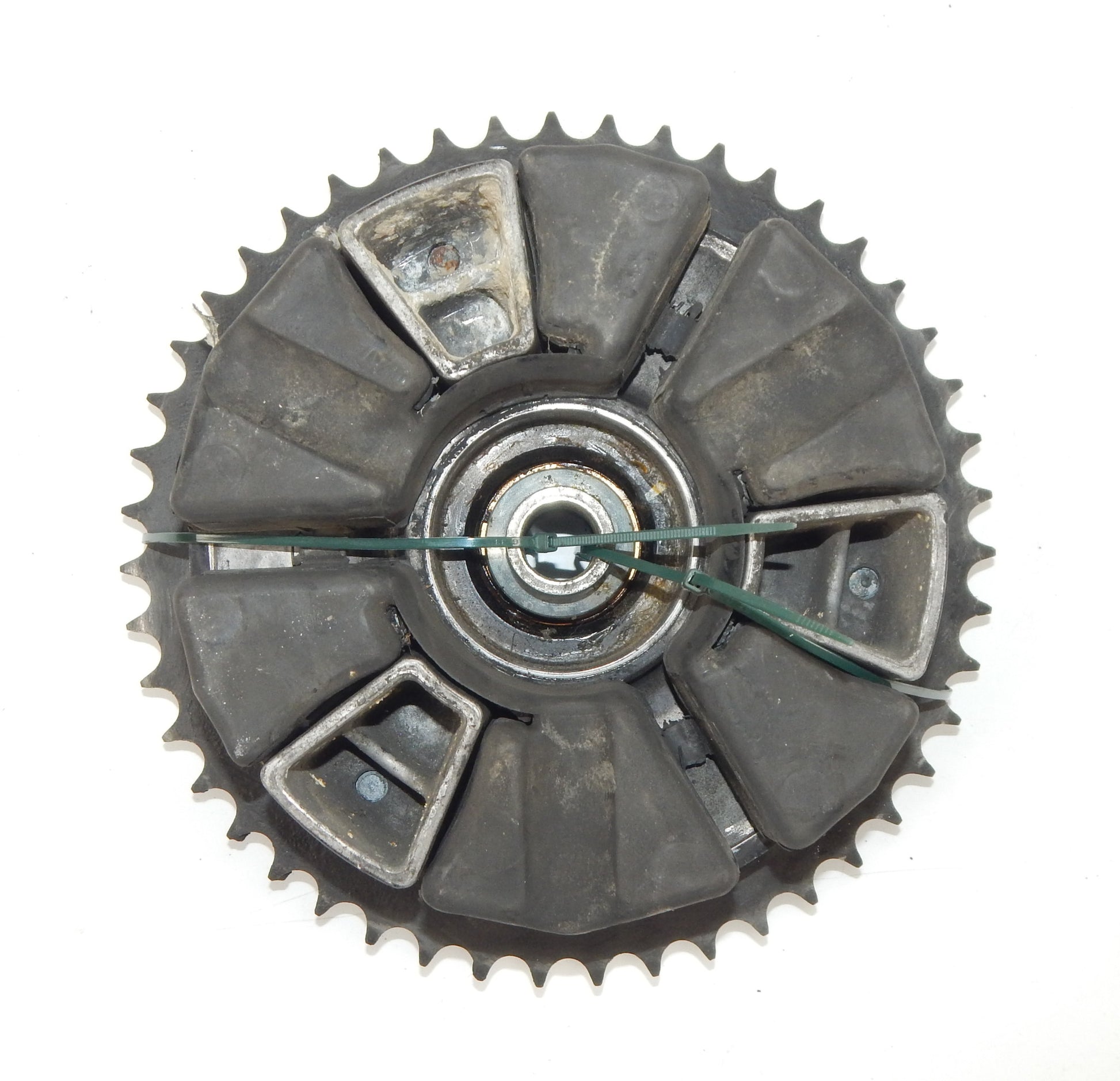 1989 KAWASAKI ZX 750 NINJA REAR WHEEL CUSHION PLATE CARRIER DRIVE SPROCKET 47T - MotoRaider