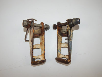 VINTAGE HUSQVARNA 1985 250 500 CR FRAME FRONT RH LH PEG FOOTREST+SPRING+BOLT - MotoRaider