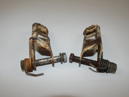 VINTAGE HUSQVARNA 1985 250 500 CR FRAME FRONT RH LH PEG FOOTREST+SPRING+BOLT - MotoRaider