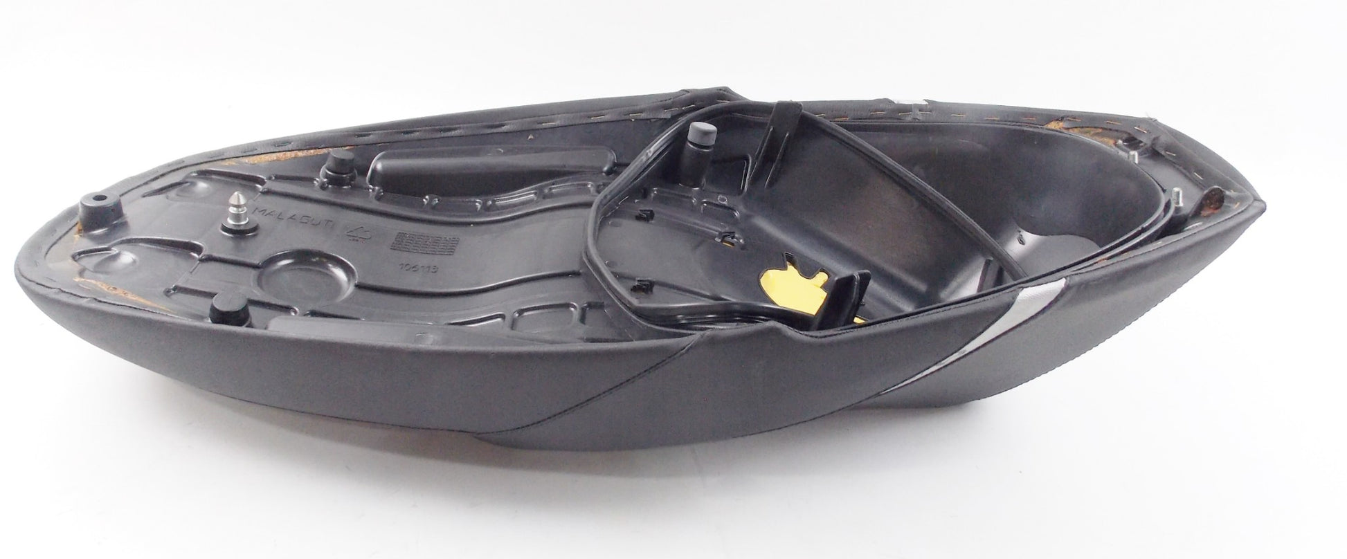 NOS OEM MALAGUTI CENTRO 125 160 BLACK/SILVER SADDLE SEAT LOWERED 106.116.03 - MotoRaider